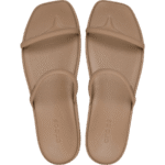 crocs_57d2d6d4-4b23-4aec-a1a3-0f74d5edc9e7